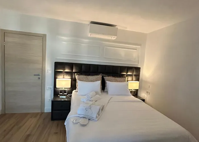 Daphne Luxe Retreat -sea View-king Size Bed- * Supetar