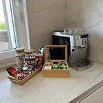 Daphne Luxe Retreat -sustainable Luxury & Ev Station