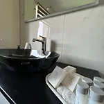 Appartement Daphne Luxe Retreat -sustainable Luxury & Ev Station